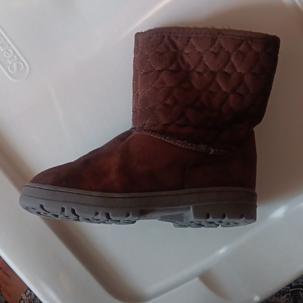 Brown quilted faux suede boots